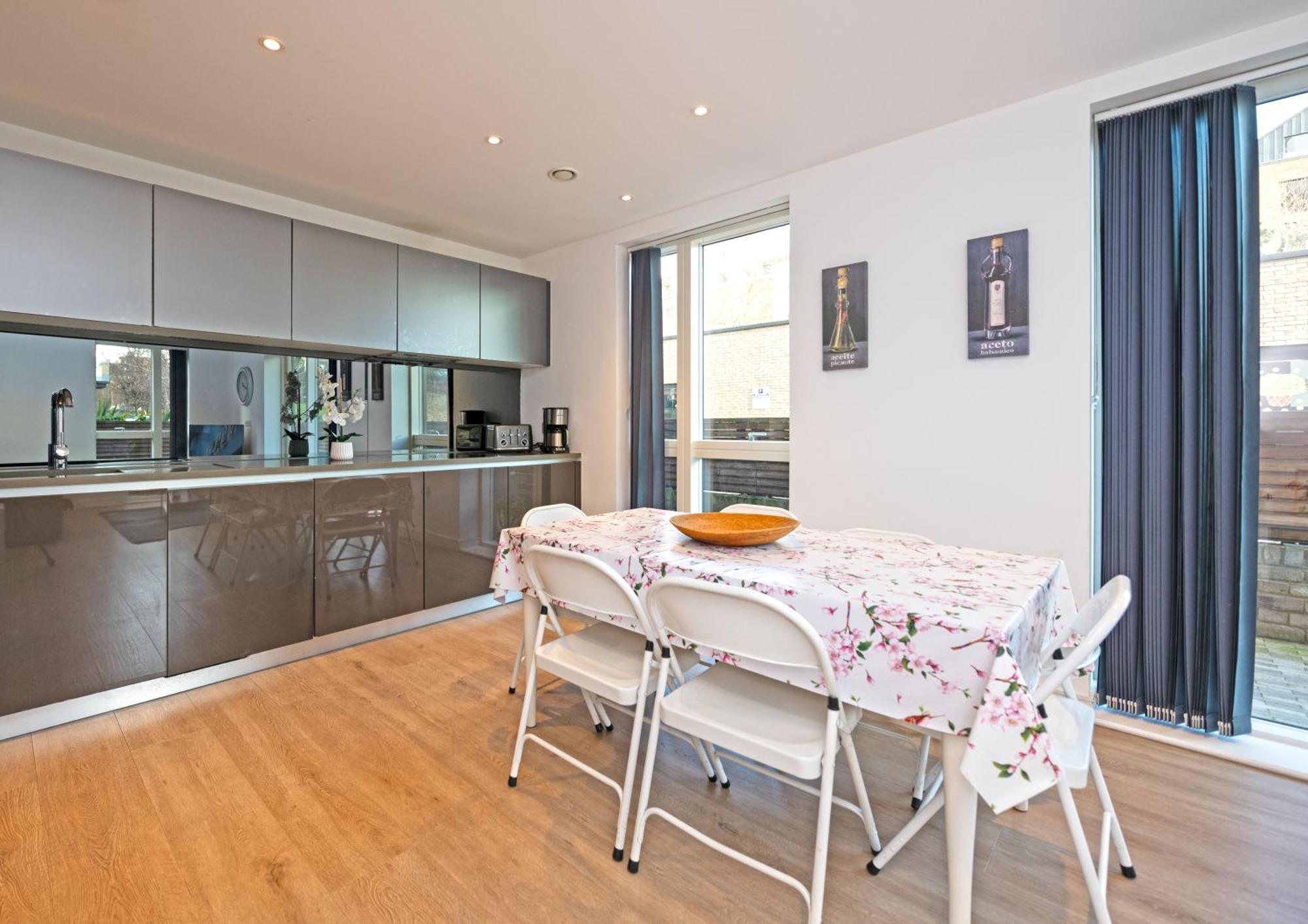 Grand Apartments Kew Gardens Лондон Екстер'єр фото